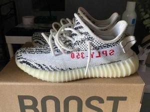 yeezy380蜜桃粉和白色的魅力_yeezy380 蜜桃粉和白色，谁能拒绝这迷人的魅力？